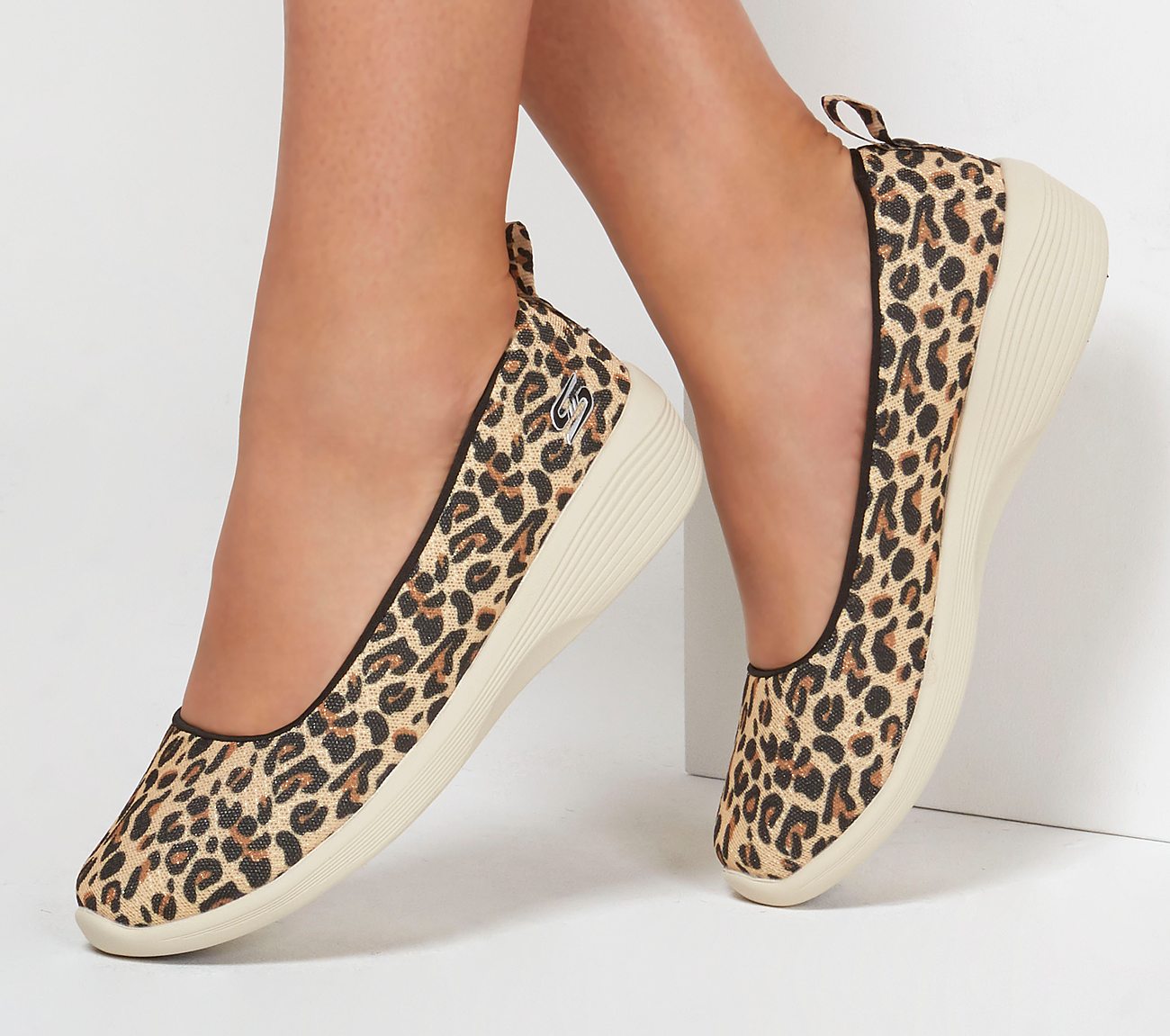 skechers arya her instincts