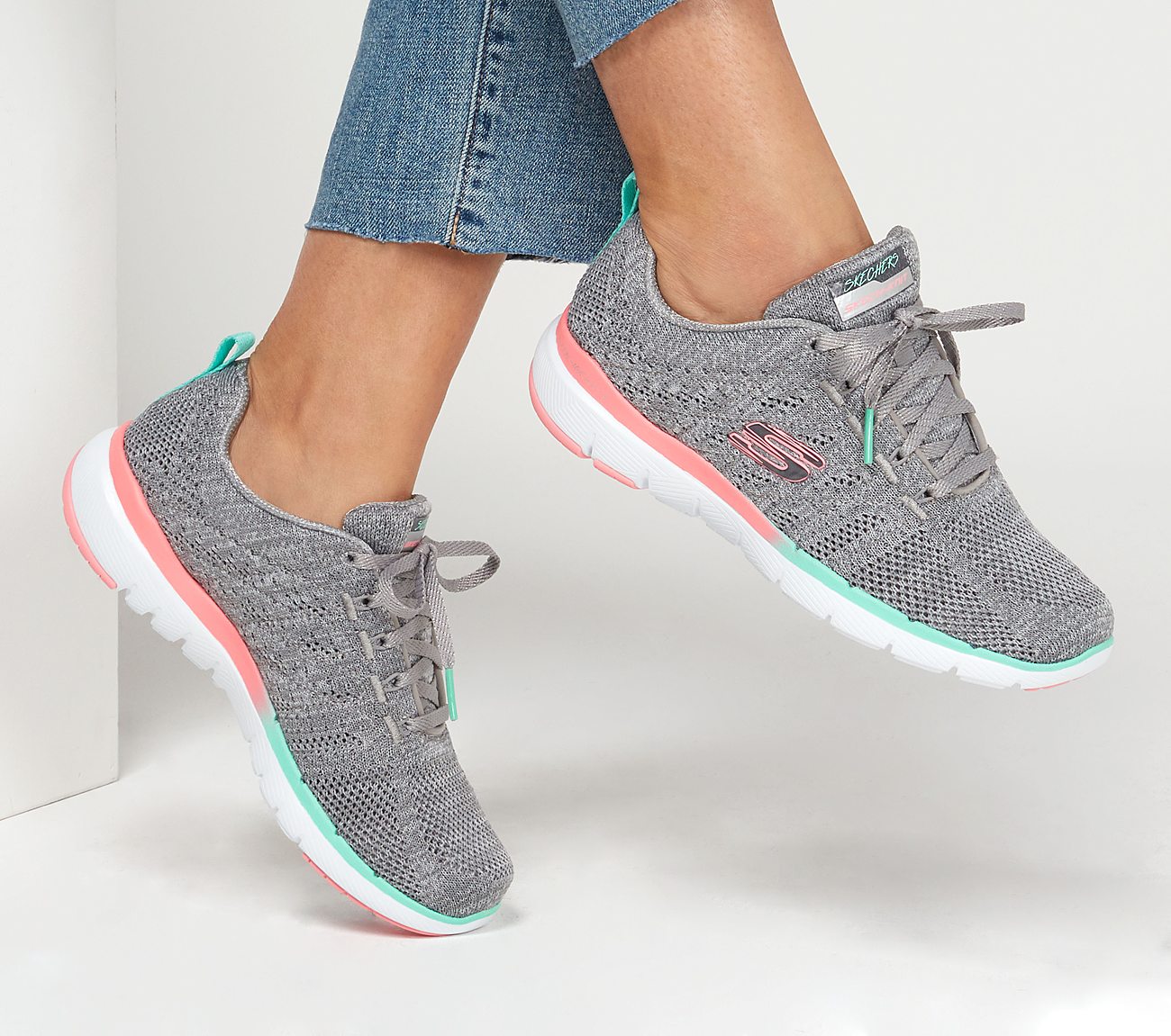 232001 skechers