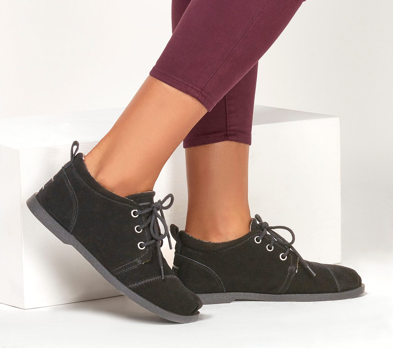 skechers chill luxe lace up